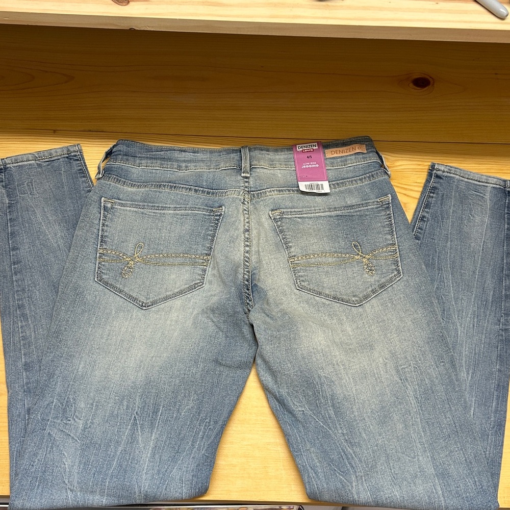 Levi’s Low Rise Jegging - Picture 3 of 9